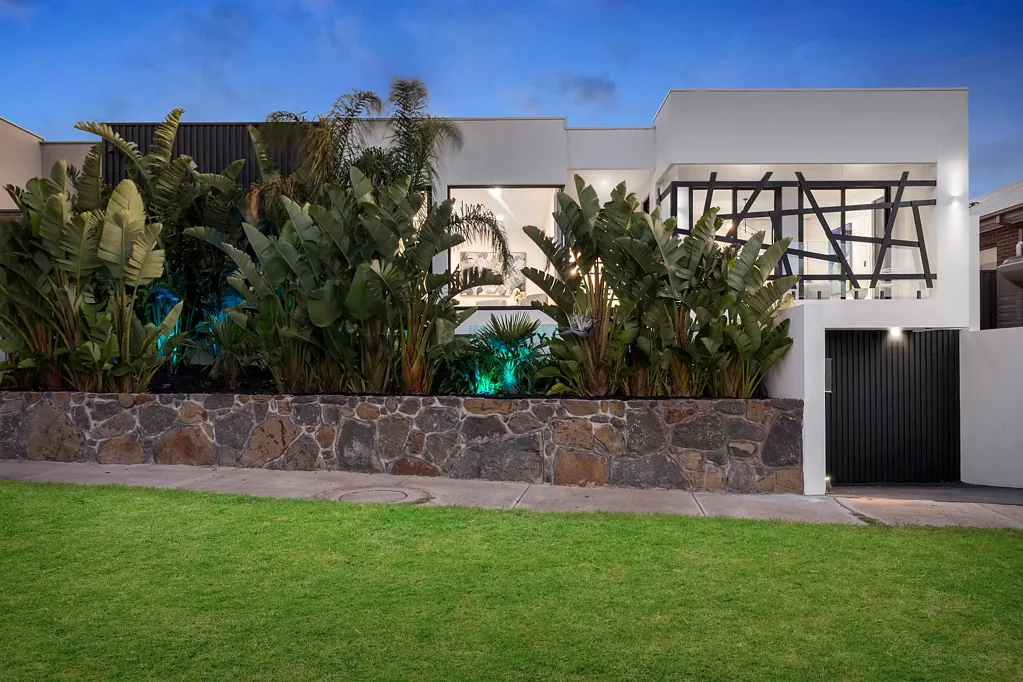 20 Belvedere Crescent, Burnside, VIC 3023