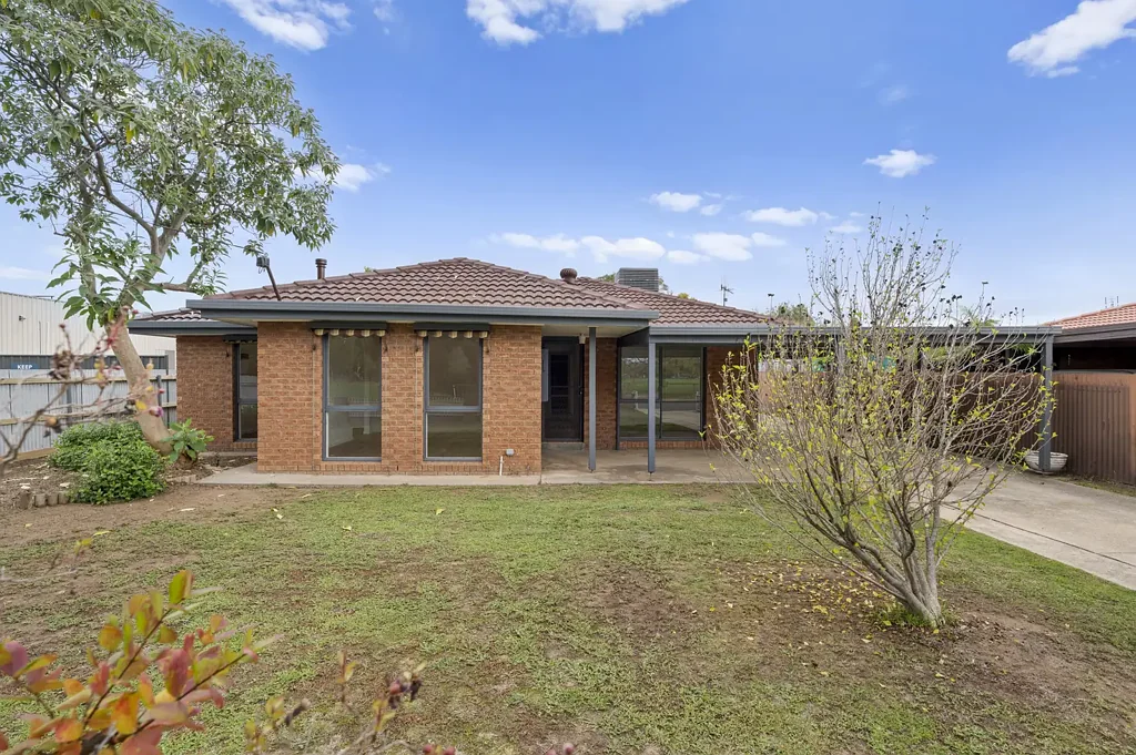 Benalla 3બેડરૂમ Move-In Ready with Space, Convenience & Potential
