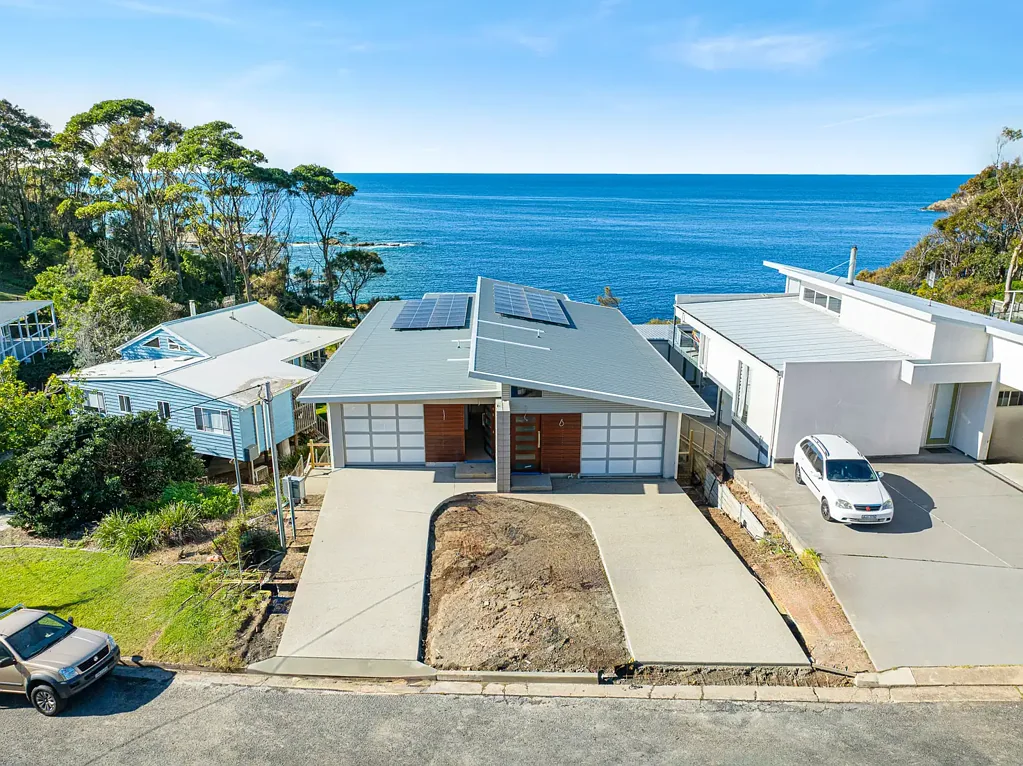 2 x Brand new cliff-front duplex – Coastal luxury (coming soon)