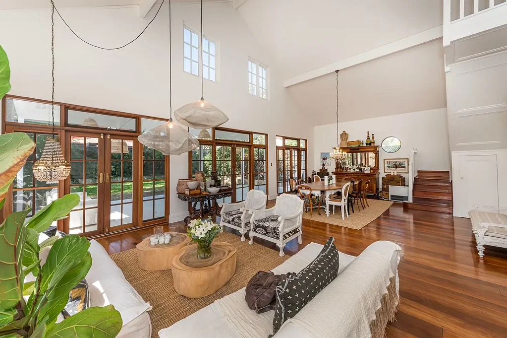LEASED BY RAY WHITE INNER NORTH