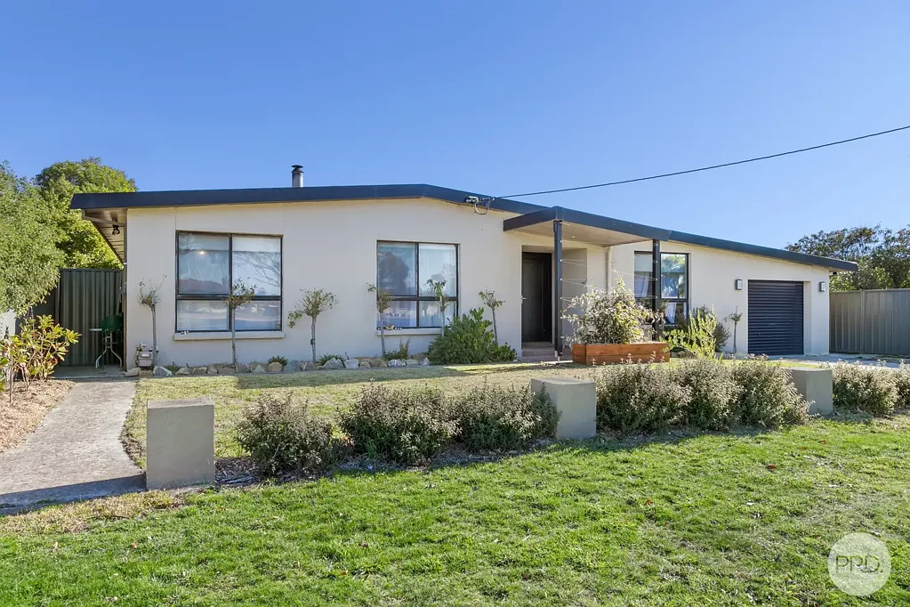 Creswick 4ਬੈੱਡਰੂਮ Spacious Family Living with Pool, Shed & Rear Access In Thriving Creswick