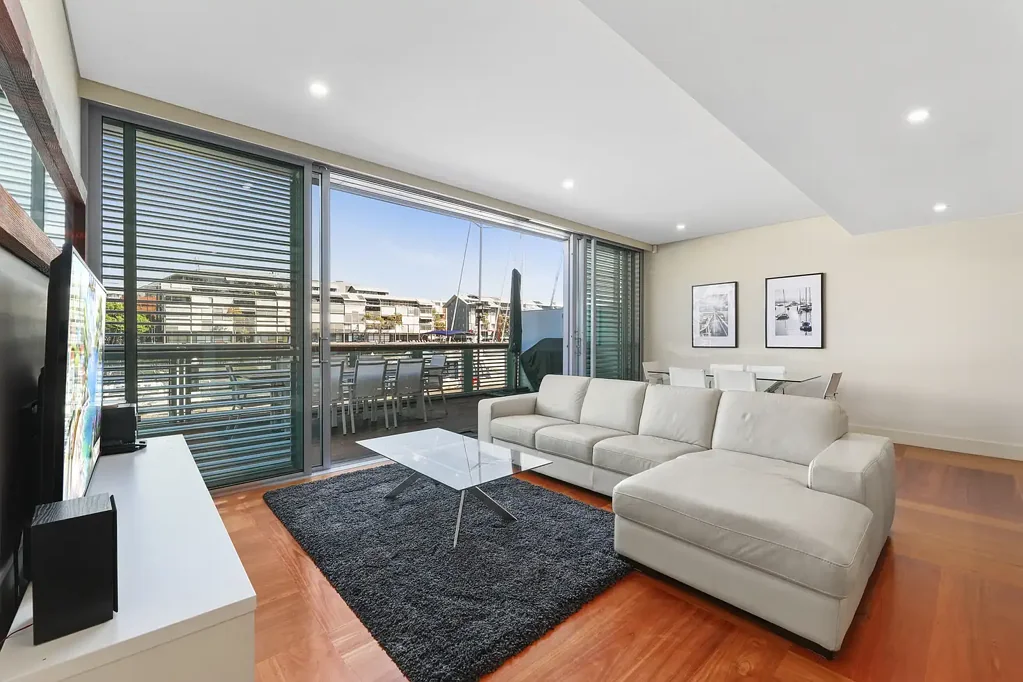 Luxury Waterfront Living at Sydney Wharf - Fully Furnished