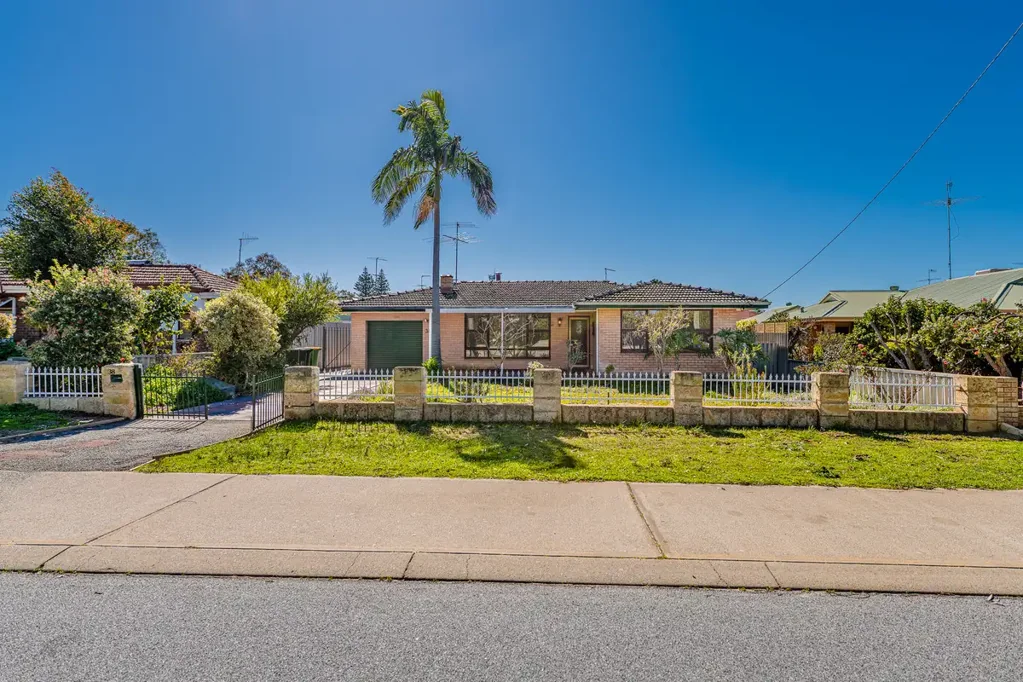 Dudley Park 4 Bedroom Home plus a granny flat on a 747m� R40 Block!