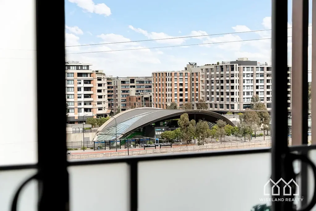 Modern 2-Bedroom Apartment with Spacious Balcony – Walk to Tallawong Metro