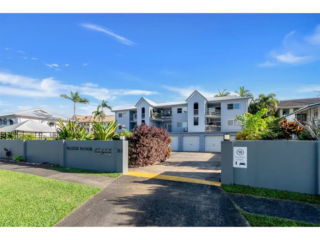Cairns North 2房  First Floor Apartment in Boutique Complex of Just 9 Residences
