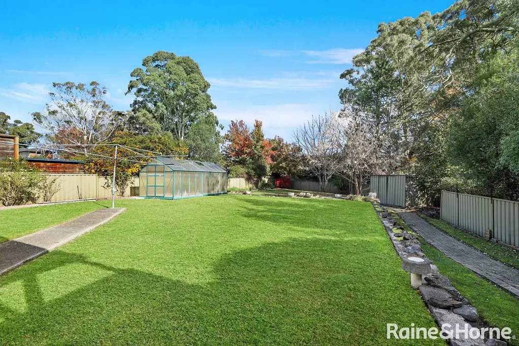 Moss Vale 3Phòng ngủ Spacious Family Living on a Generous 998sqm Block