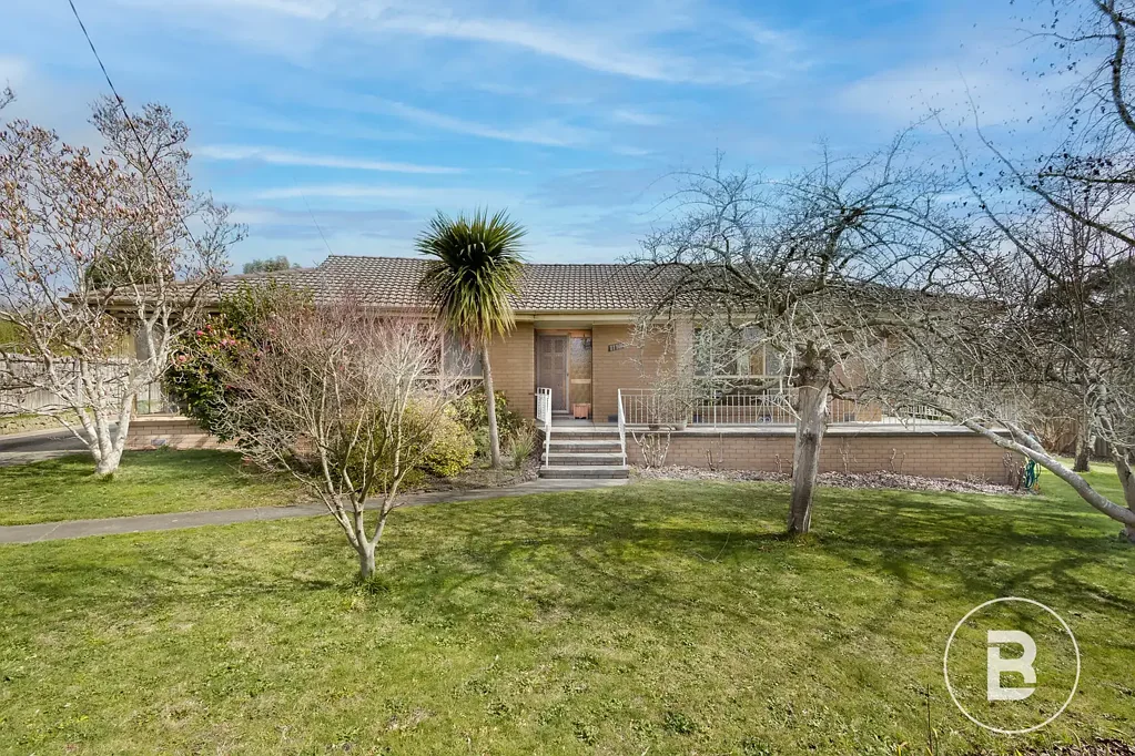 Mount Clear 3 Bedroom ENDLESS POTENTIAL ON A LARGE ALLOTMENT