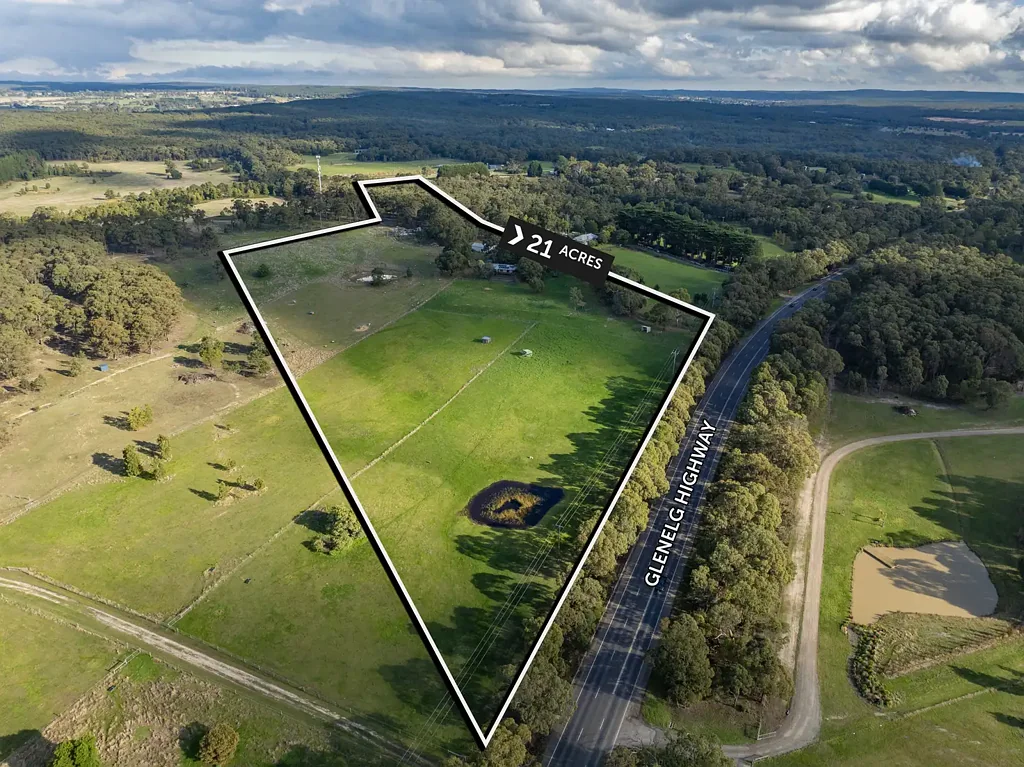 Smythes Creek 3房  Country Charm Meets Modern Comfort on 21 Picturesque Acres