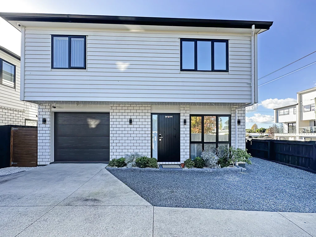 Manurewa 4Kwarto Modern Comfort, Move In Ready, This One's for You!