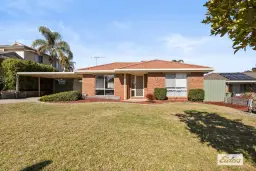 19 BERBERICK CT, Thurgoona