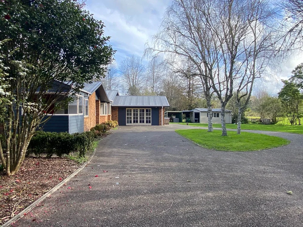 4 Bedroom House for rent in Dairy Flat
