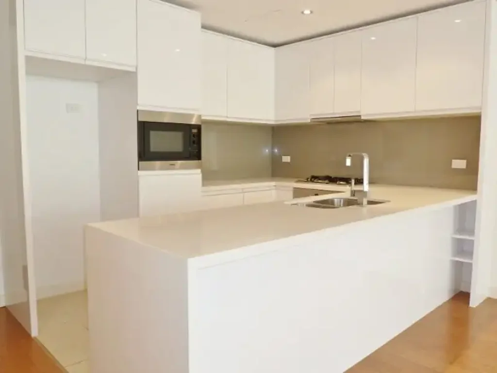 Huge 1 brm with polished floors