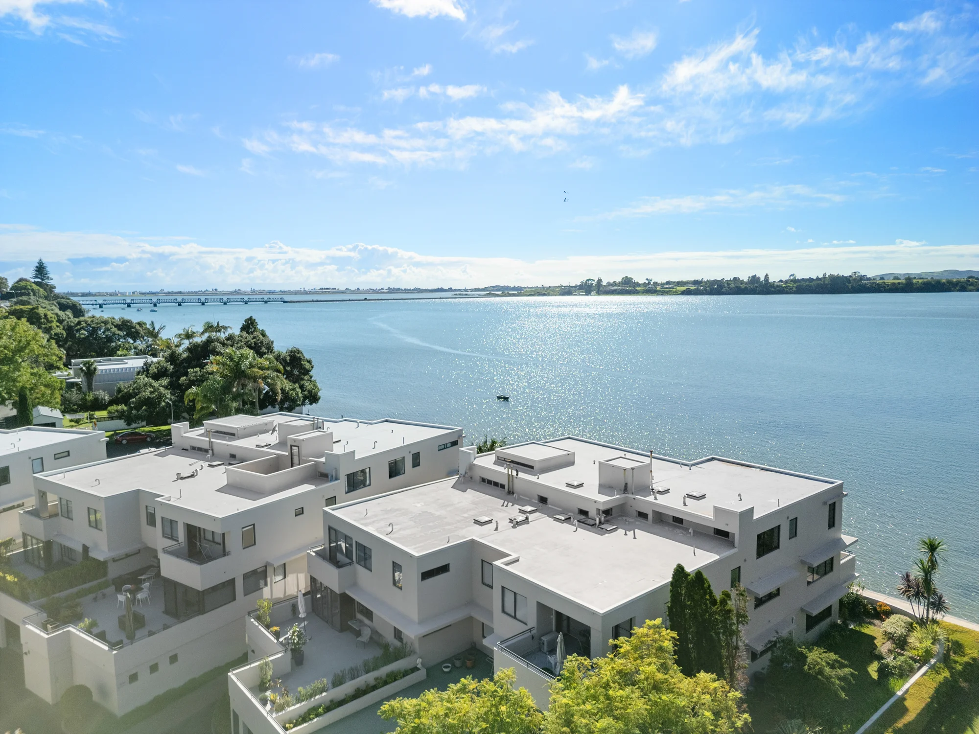 Tauranga Central 3 Bedroom Sea Views and Sophistication