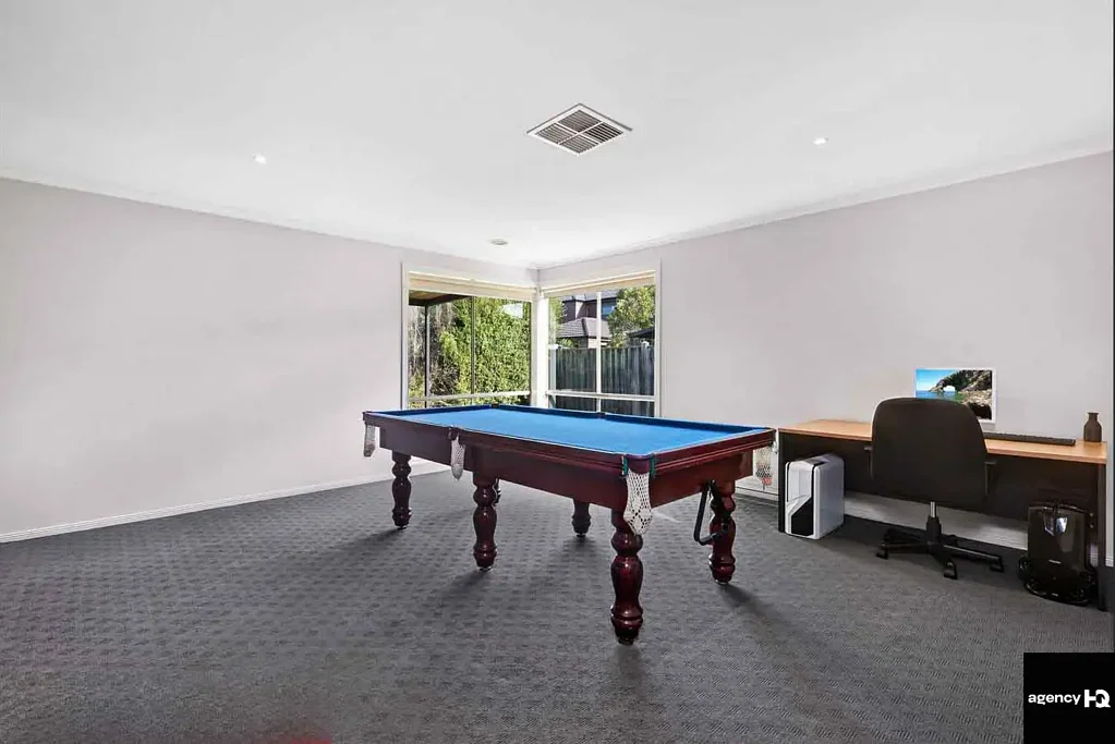 4 bedrooms plus study set in Claremont Park Estate with Solar Panels and security cameras