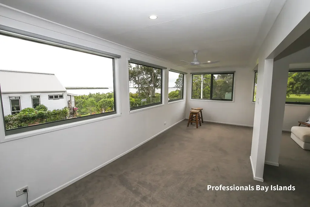 Russell Island 3Zimmer Stunning Waterview Home on a Corner Block
