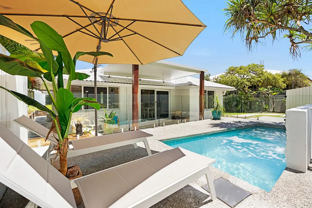 Peregian Beach 3Phòng ngủ BEACHSIDE HOME - PRICE REDUCED TO SELL!