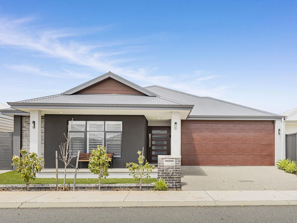 19 Bendigo Loop, Bushmead, WA 6055