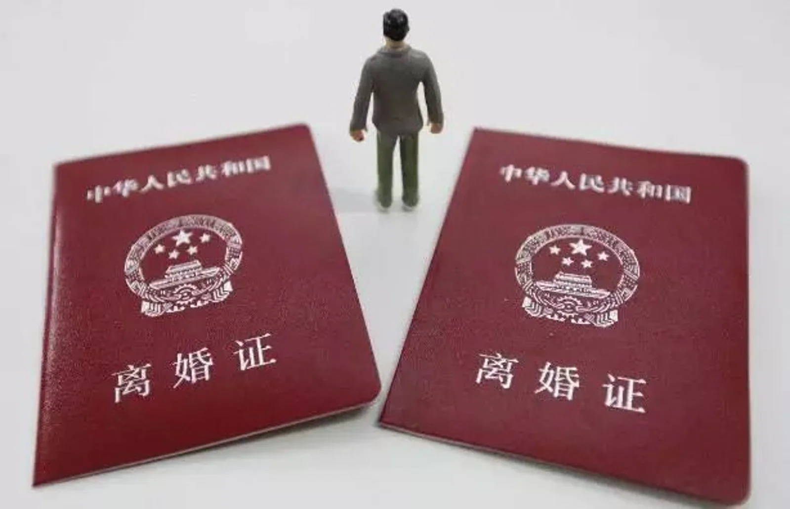 新加坡公布最新离婚申请数据！法院：这个数字不算高