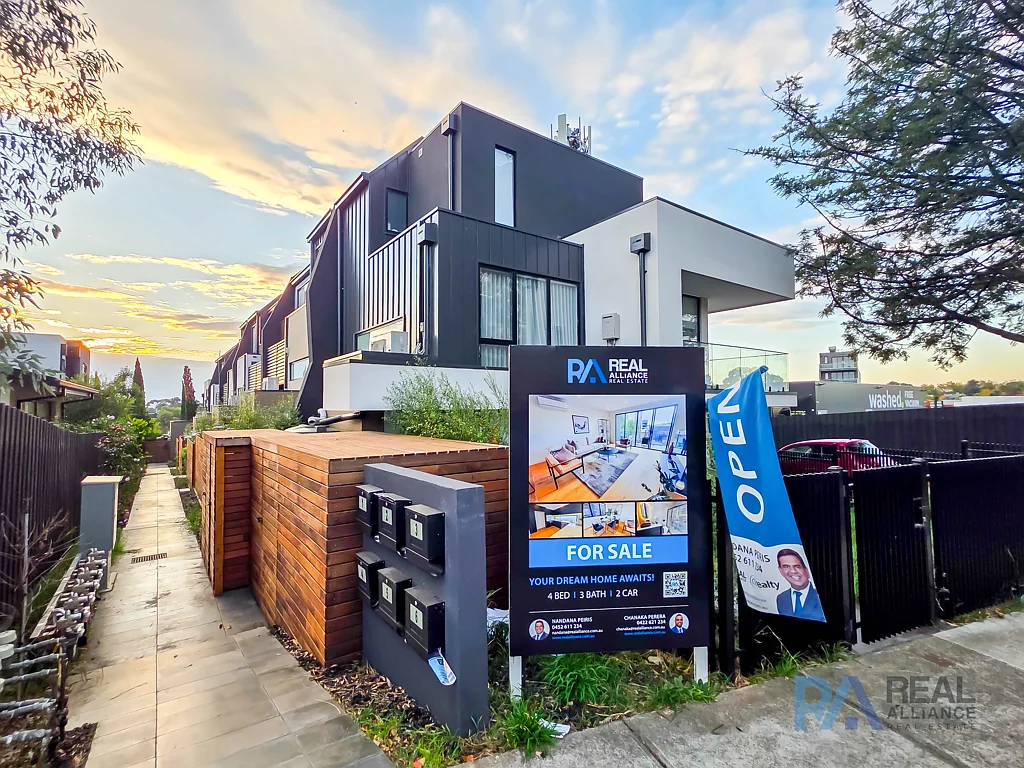 Ivanhoe 4房  Modern & Spacious 4-Bedroom Townhouse in Ivanhoe – Almost New!