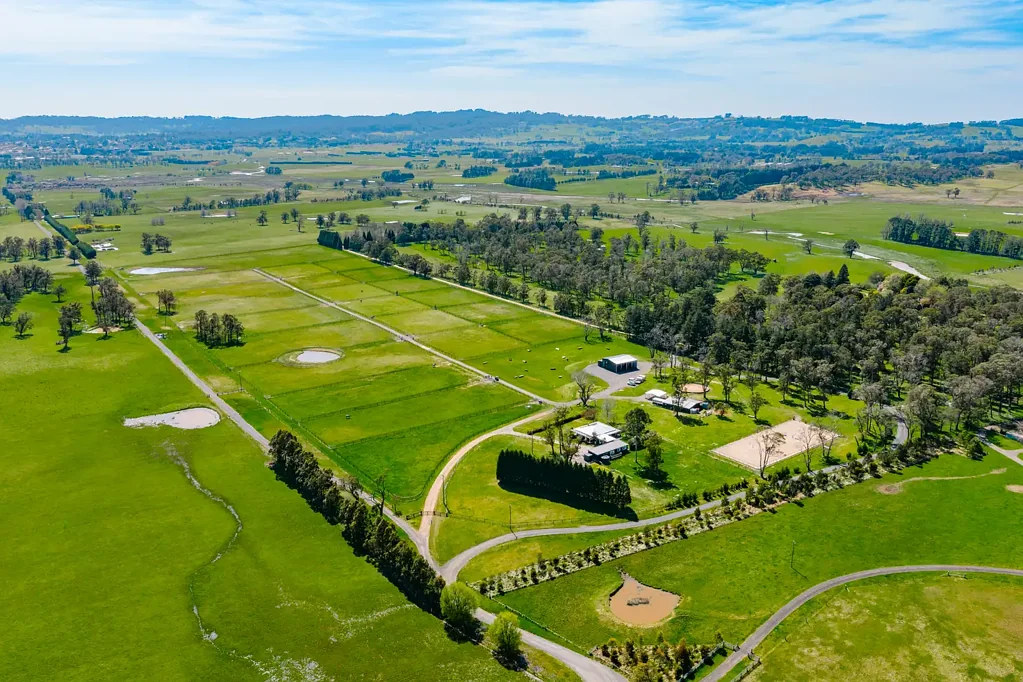 Moss Vale Where Sophisticated Country Living Meets Equestrian Excellence
