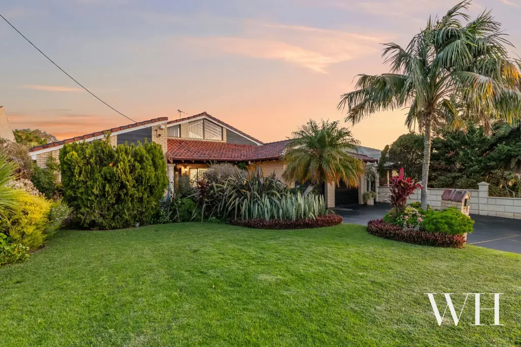 Hamilton Hill 5ห้องนอน Cherished Family Retreat in Peaceful Parkside Position
