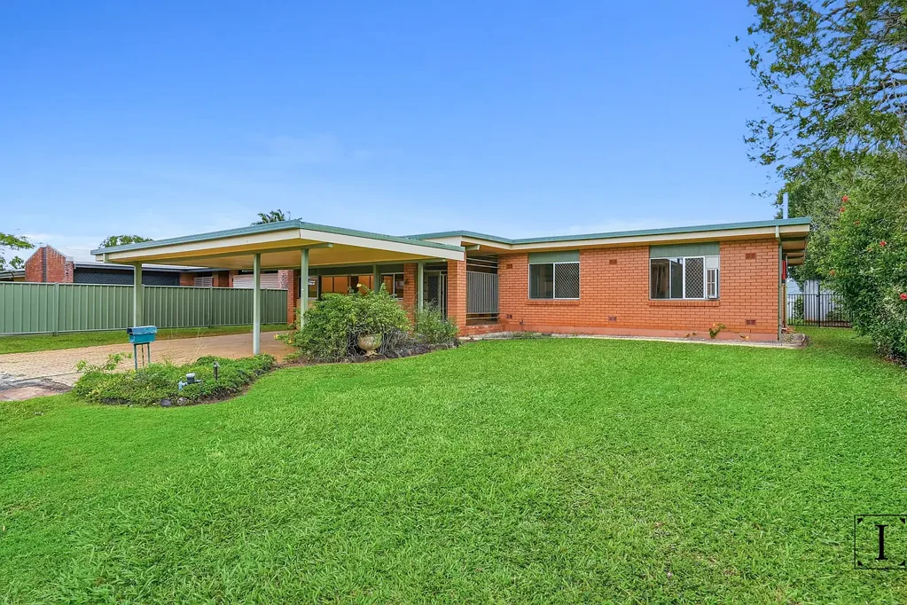 Mooroobool 3 Slaapkamer First Time Ever Offered | Prestigious Address | Endless Potential
