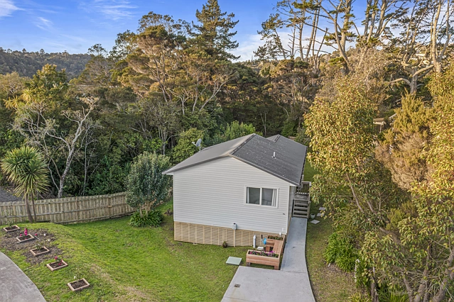14A Packham Place, Beach Haven, North Shore City