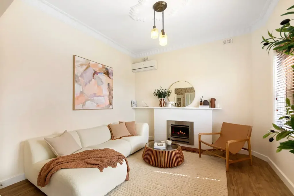 Port Lincoln 4房  Renovated Character Home with Flexible Living Spaces