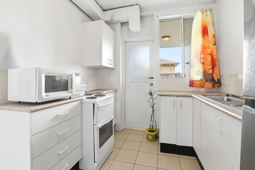 Kingswood 1房 状况良好的一居室单元，具有极佳的投资吸引力 Well-Presented One-Bedroom Unit with Excellent Investment Appeal