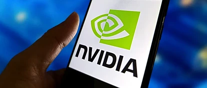 英伟达570亿营收刷纪录！专家：可能是AI泡沫破裂前的高潮