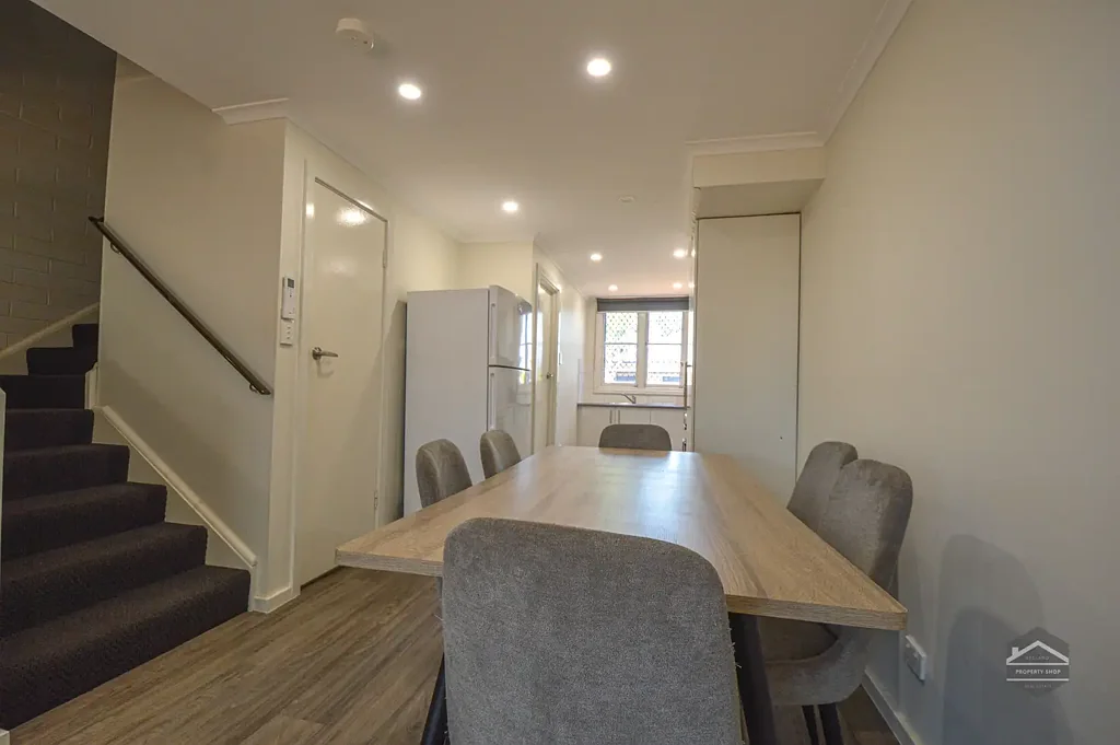 2x2 Cozy Townhouse, Available Now!