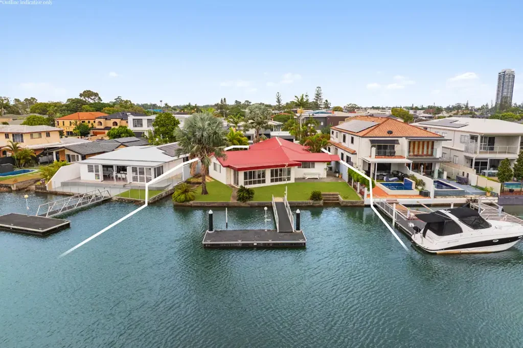 26 Vaggelas Crescent, Biggera Waters, QLD 4216