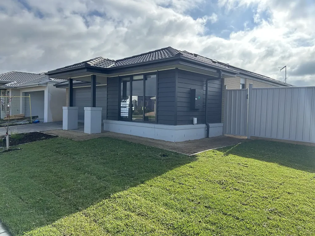 BRAND NEW HOUSE 4 BEDROOM HOME