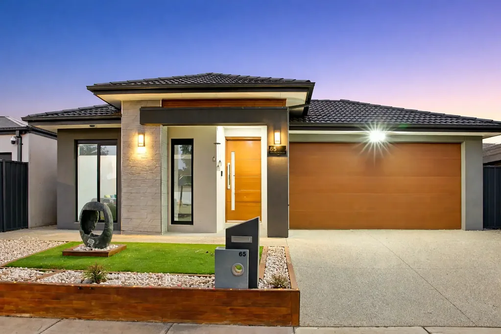 65 Oldbridge Boulevard, Weir Views, VIC 3338