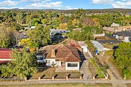 743 Geelong Road, Canadian