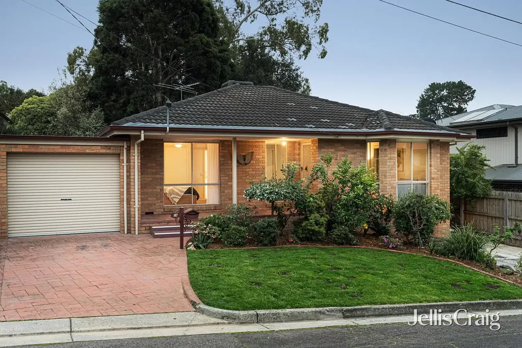 Greensborough 3Zimmer Modern Appeal, Lifestyle Convenience