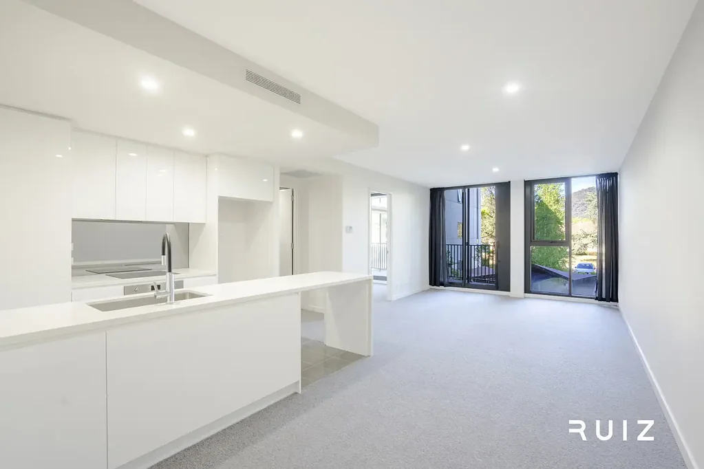 Modern 1-Bedroom Apartment in the Heart of the City