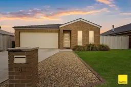 6 DENISTON CCT, Bungendore