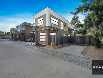 35/8 The Crossing, Caroline Springs, Western Melbourne, 3房, 2浴, Townhouse