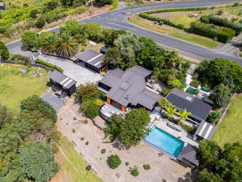 Kaukapakapa Exceptional family home with resort-style living