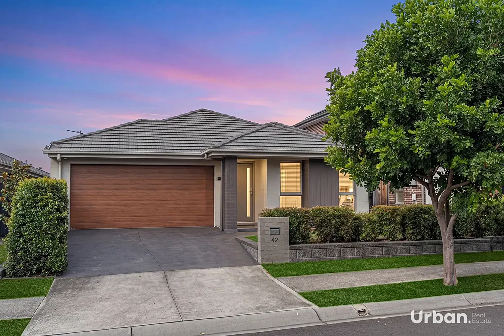 Marsden Park 4房 步行至Elara村 1km近学校 豪华Caesarstone 全屋空调 超大卧室 双车库 精装现居 Near immaculate 4 bedroom in Prime pocket ready for a young family !