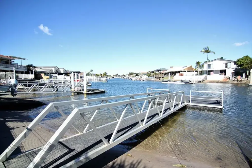 ðŸŒ´ WATERFRONT FAMILY ENTERTAINER WITH DUAL LIVING POTENTIAL ðŸŒ´