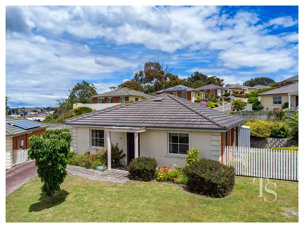 Kings Meadows 2 Slaapkamer THIS SPACE: Comfort and Convenience