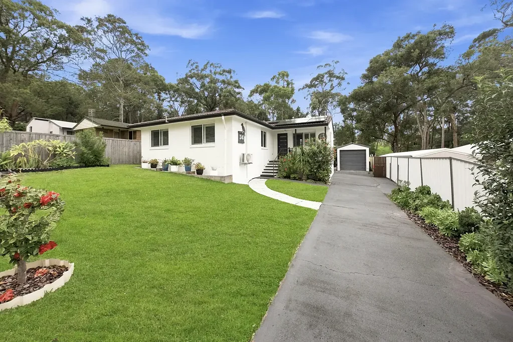 Bolton Point 3房  Renovated Lakeside Beauty