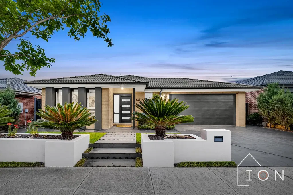 44 Moxham Drive, Clyde North, VIC 3978