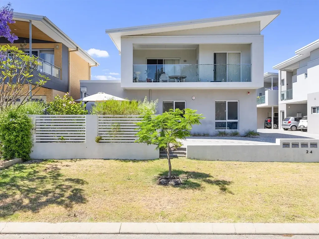 MODERN RIVERSIDE APARTMENT