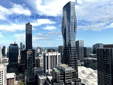 Melbourne 2房 城市海湾景观 2卧2卫精装 现代开敞空间 交通餐饮便利 投资自住优选 大楼泳池健身 A Stylish City Apartment Framing the Best of Melbourne