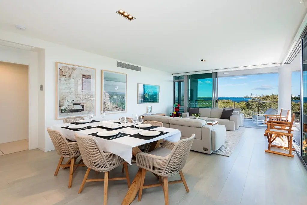 Paradise Point 3 Bedroom Prime Corner Position - Outstanding Views & Lifestyle