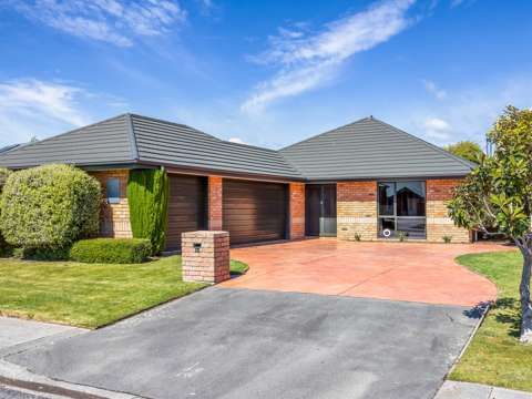 Woodend 4部屋 Triple Car Garaging & Spacious Home