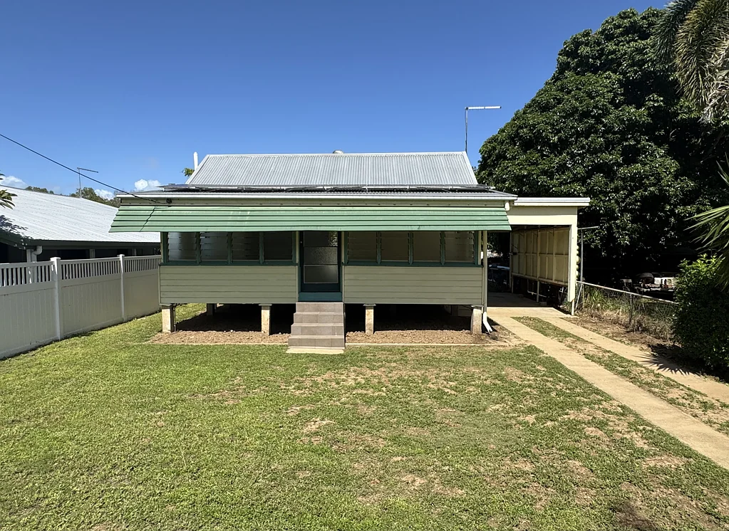 12 Christensen Street, Machans Beach, QLD 4878